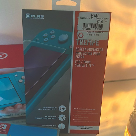*5x Host Pick!* Nintendo Switch Lite in Turquoise Bundle - Picture 5 of 7